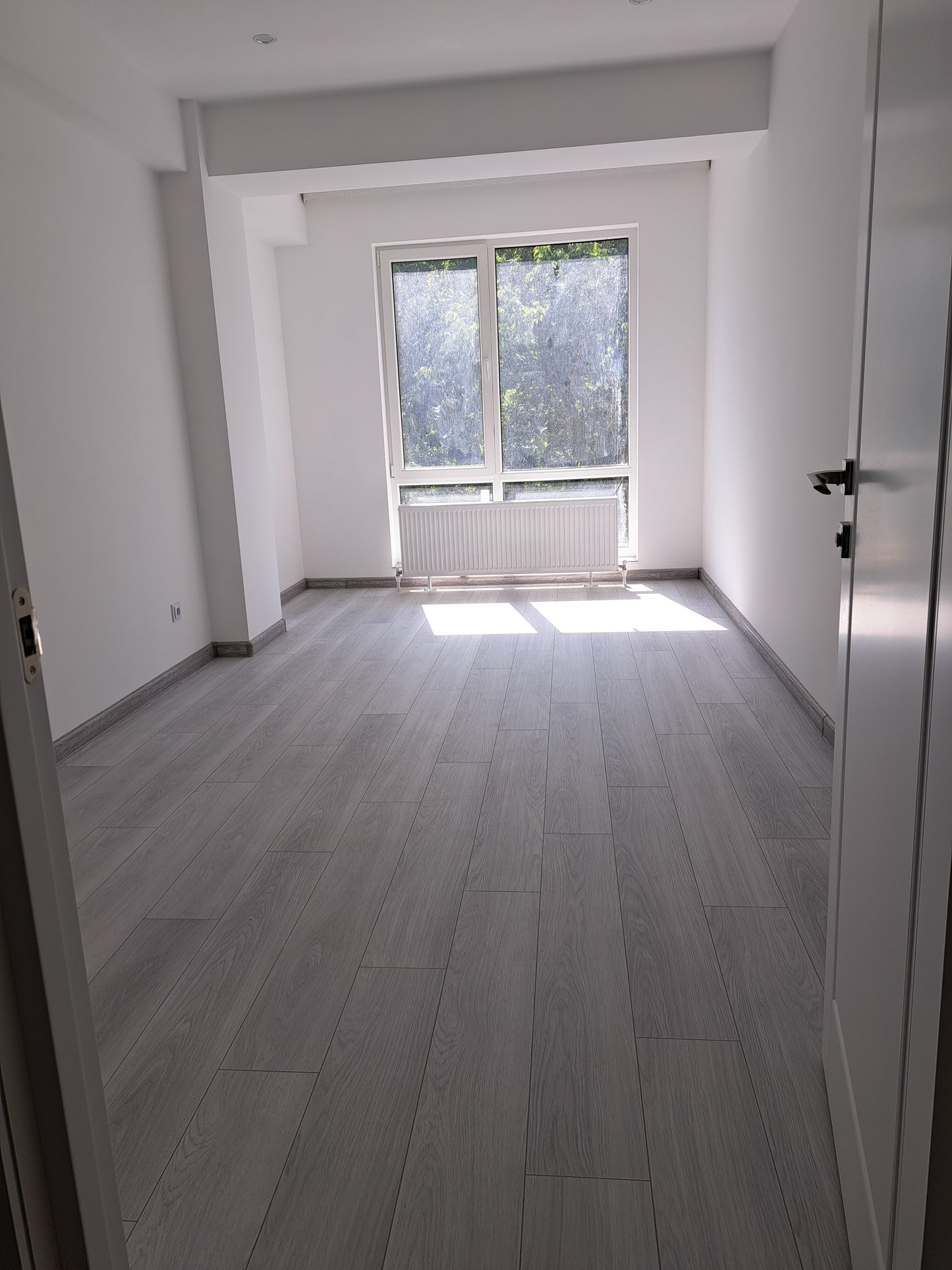 Ofer servicii de teracotă și faianţă ori ce lucrare