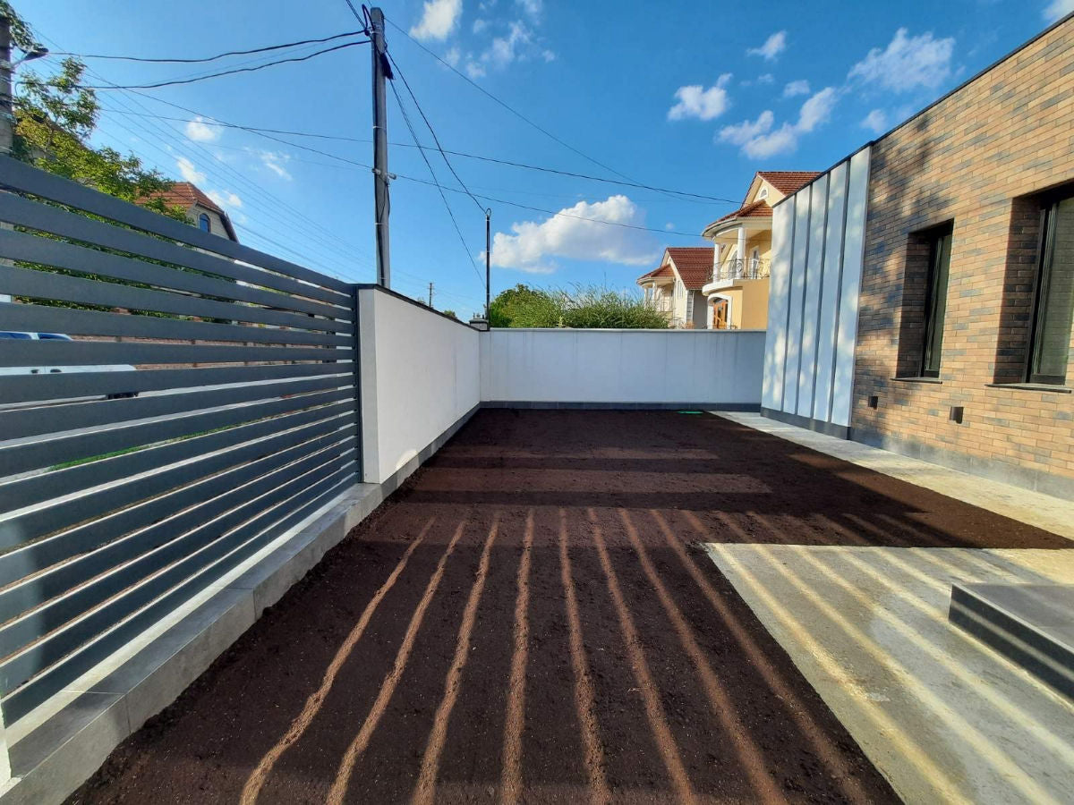Oferim servicii de semanare a gazonului și instalarea sistemelor de irigare