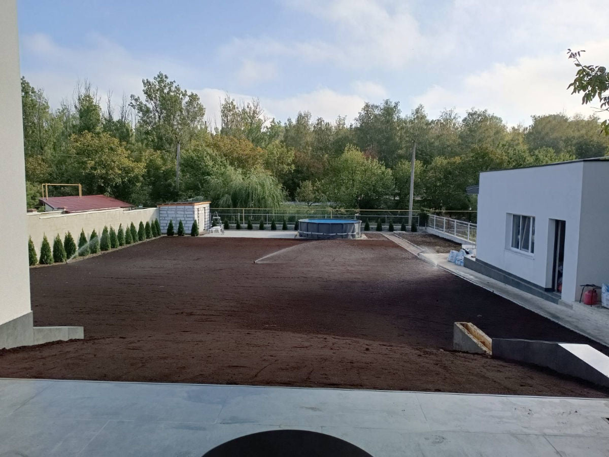 Oferim servicii de semanare a gazonului și instalarea sistemelor de irigare