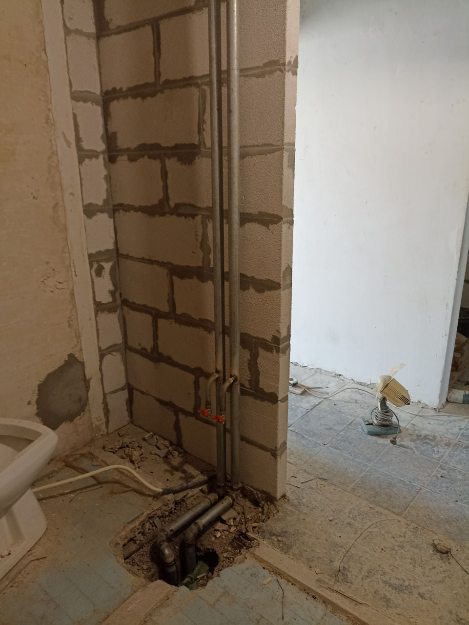 Газосварщик.Sudor. сварщик профессионал. газ-вода. gaz-apa.Sudarea tevilor gaz si Gazosudor.