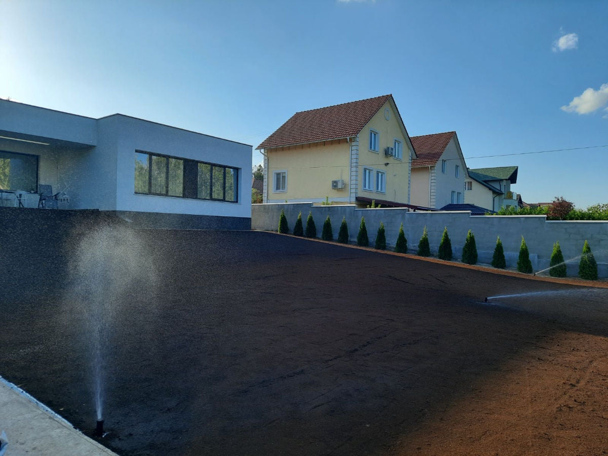 Oferim servicii de semanare a gazonului și instalarea sistemelor de irigare