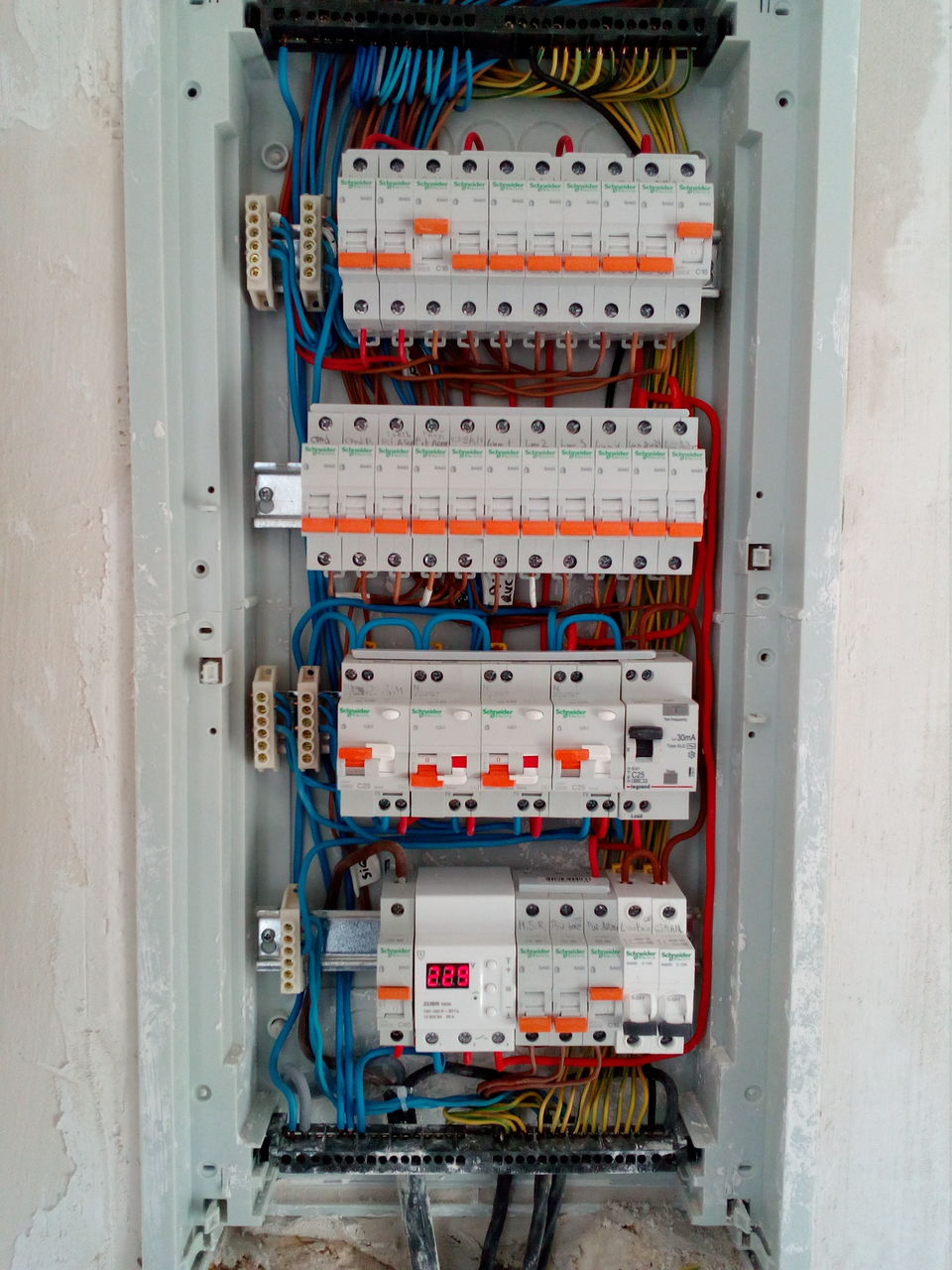 Electric particular. Электрик Electromontaj. Частный электрик. Cele mai bune prețuri