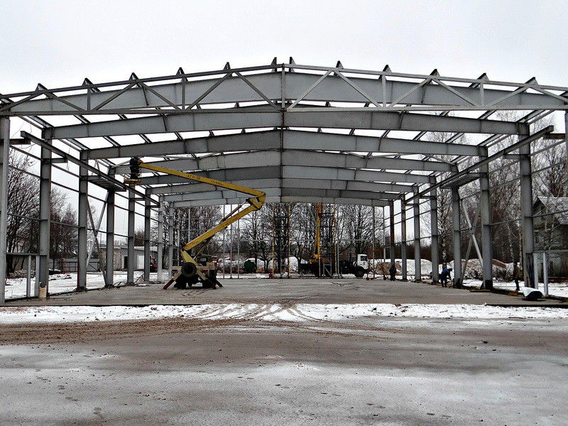 Construcții metalice: hale, depozite, frigidere, ferme, centre comerciale, servicii auto