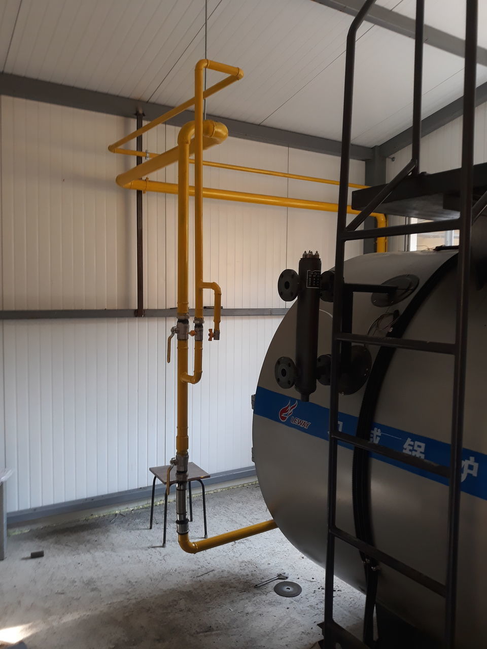 Газосварщик.Sudor. сварщик профессионал. газ-вода. gaz-apa.Sudarea tevilor gaz si Gazosudor.