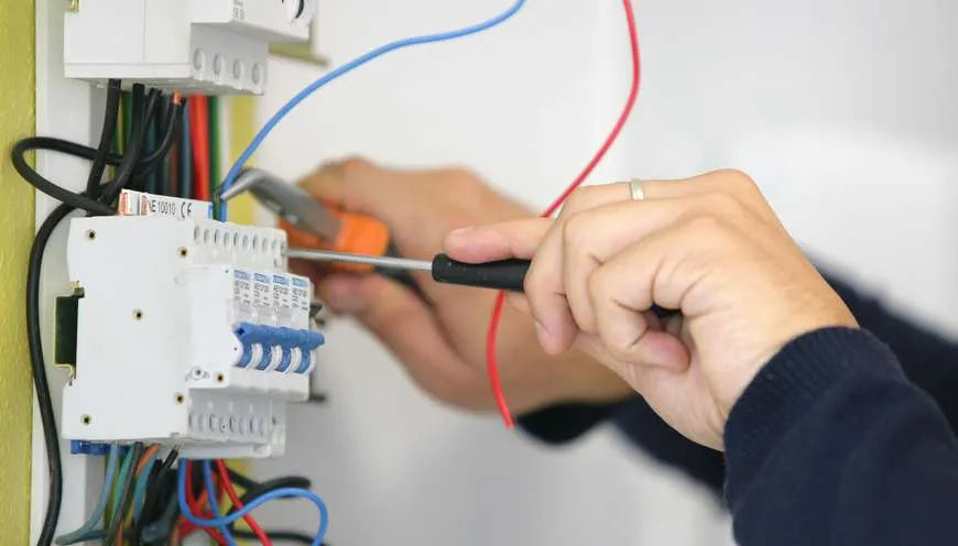 Electrician Chisinau 24/24. Preturi mici