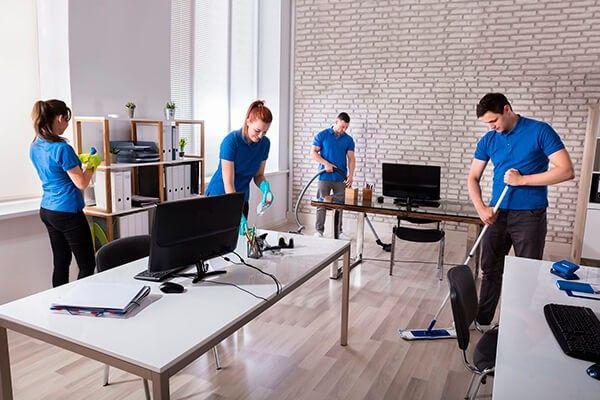 Curatenie generala, dupa reparatie, de intretinere.