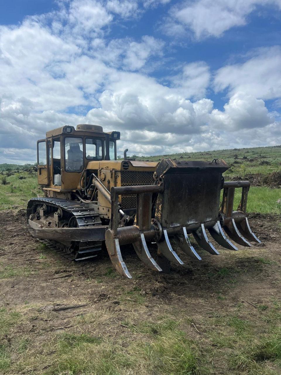 Servicii buldezer,poluplantaj, negociabil