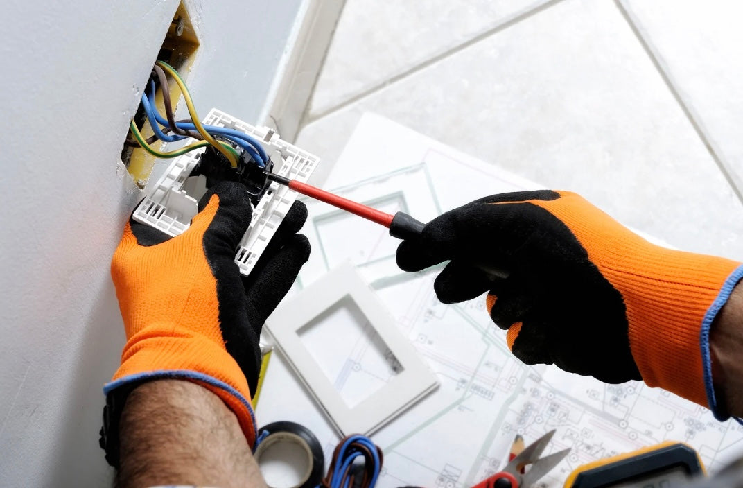 Electrician servicii rapide și de calitate!